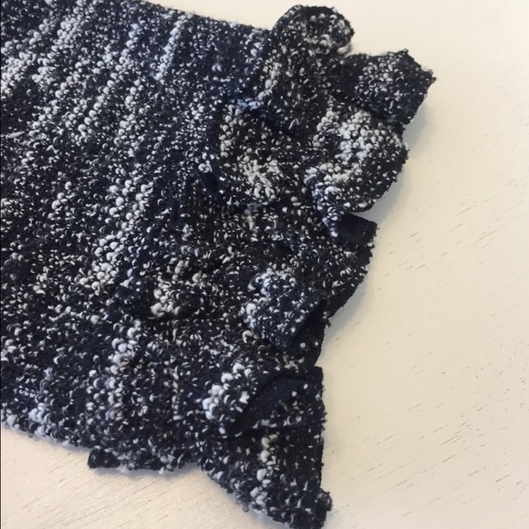 Top with Ruffle Sleeves - Picture 4 of 5